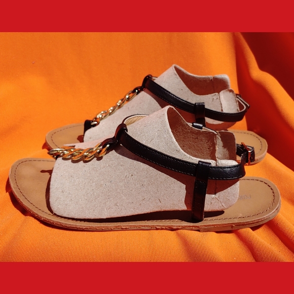 👉 HOT Y2K Style! 😎 Forever 21 Chain Detail Thong Sandals Black/ Gold 9 - Picture 2 of 5